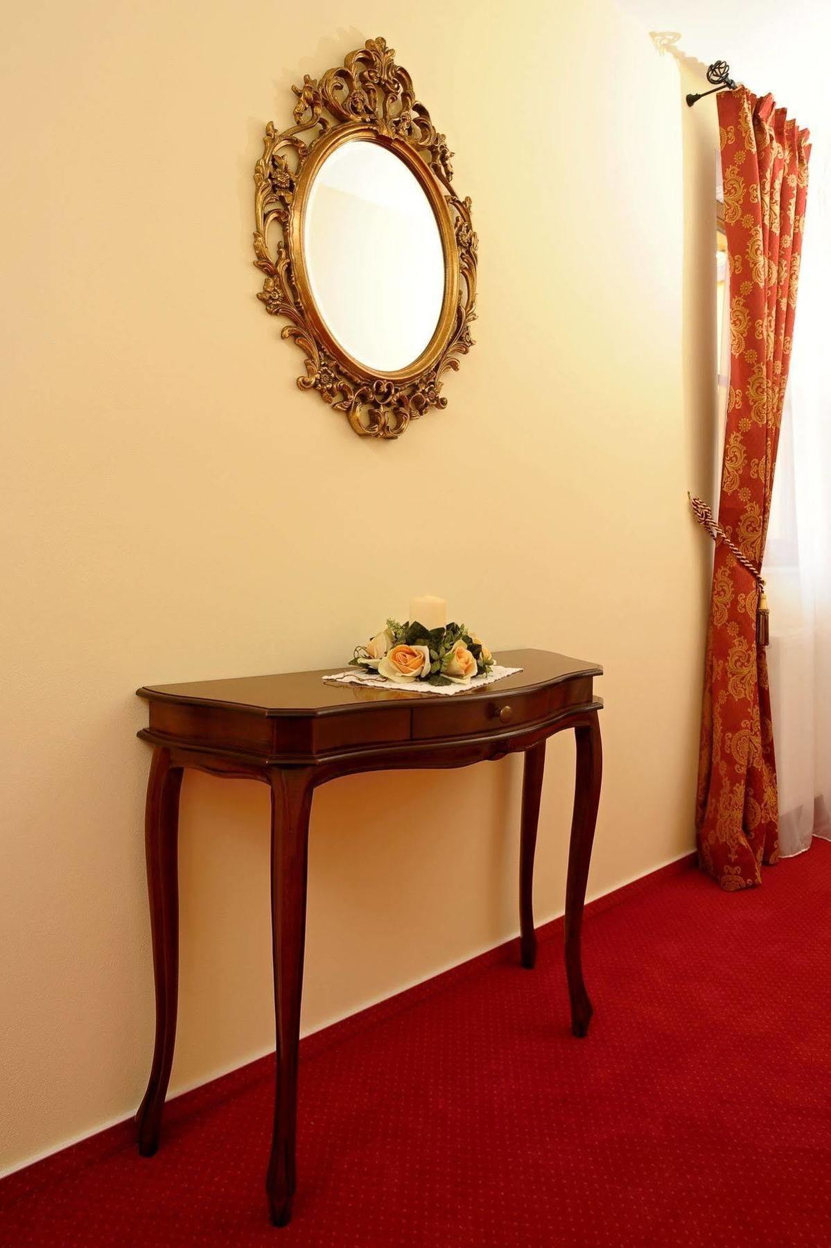 Apartment U Krale - 2 Jicin